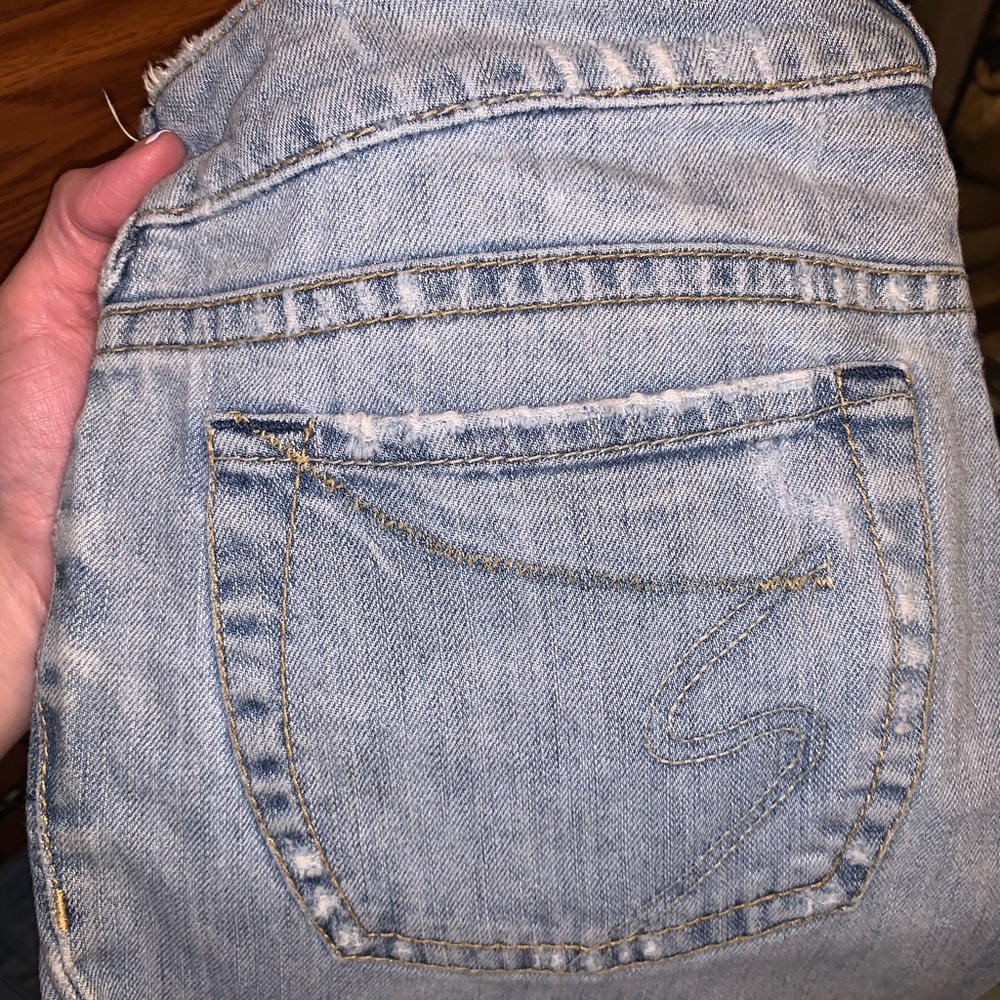 Worn - Picture 3 of 5